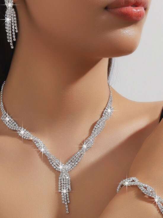 Popular wedding gowns, jewelry for women. Bride's water diamond necklace and ear - Picture 1 of 3